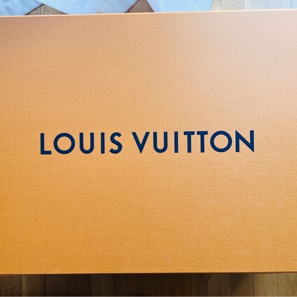 LOUIS VUITTON Neverfull GM Tote Bag
By The Pool Taormina Limited Edition - Picture 13 of 13